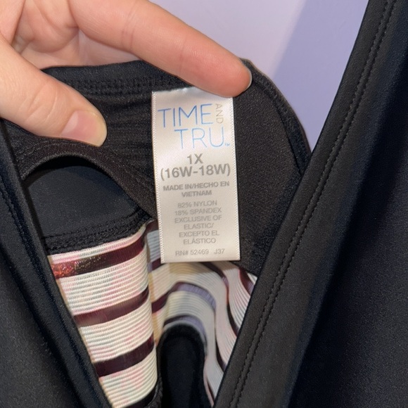 Time and Tru One Piece Swimsuit💗 - Picture 8 of 9